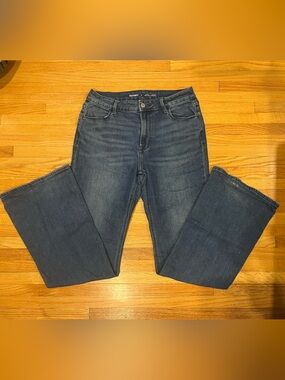 Old Navy High-Rise Wow Flair Jeans Size 6